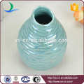 YSv0067-04 Mini vase en porcelaine gaufré avec finition perlée